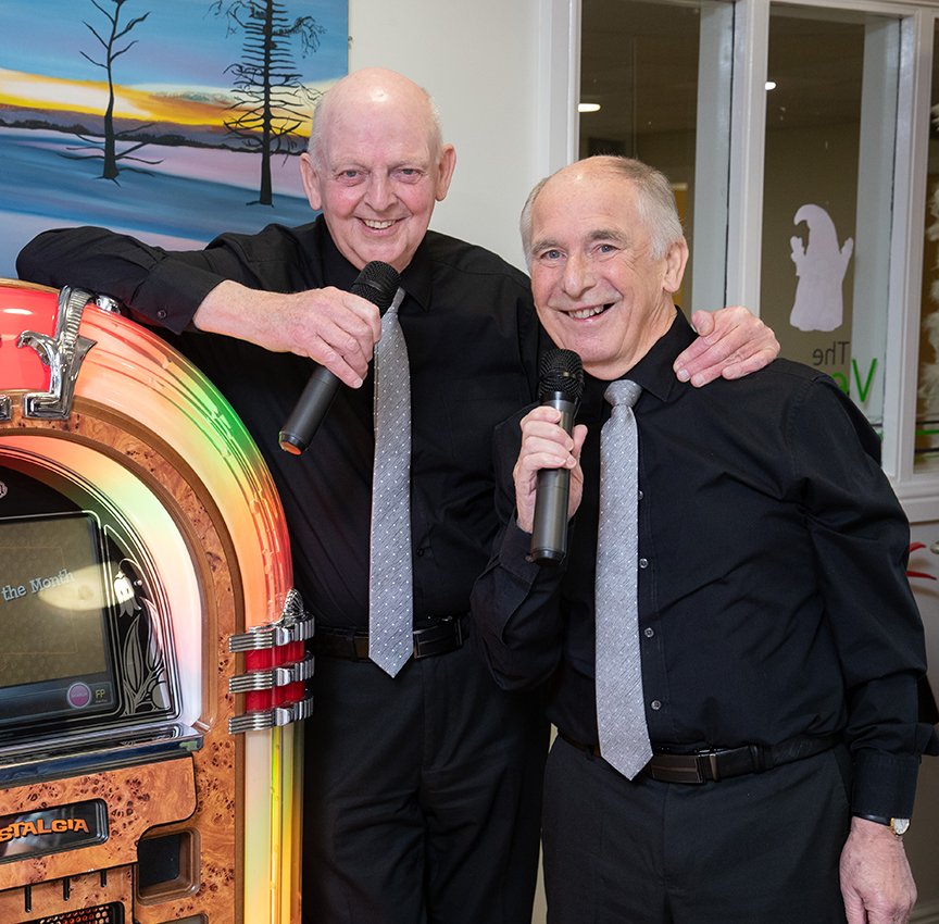 Asset - Belong Wigan - Two gents on the microphones